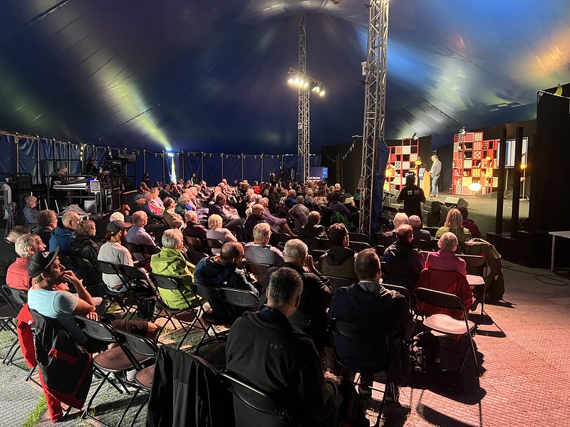 Professor Daniel G. Williams delivers the Memorial Lecture in the Babell Lên in 2024