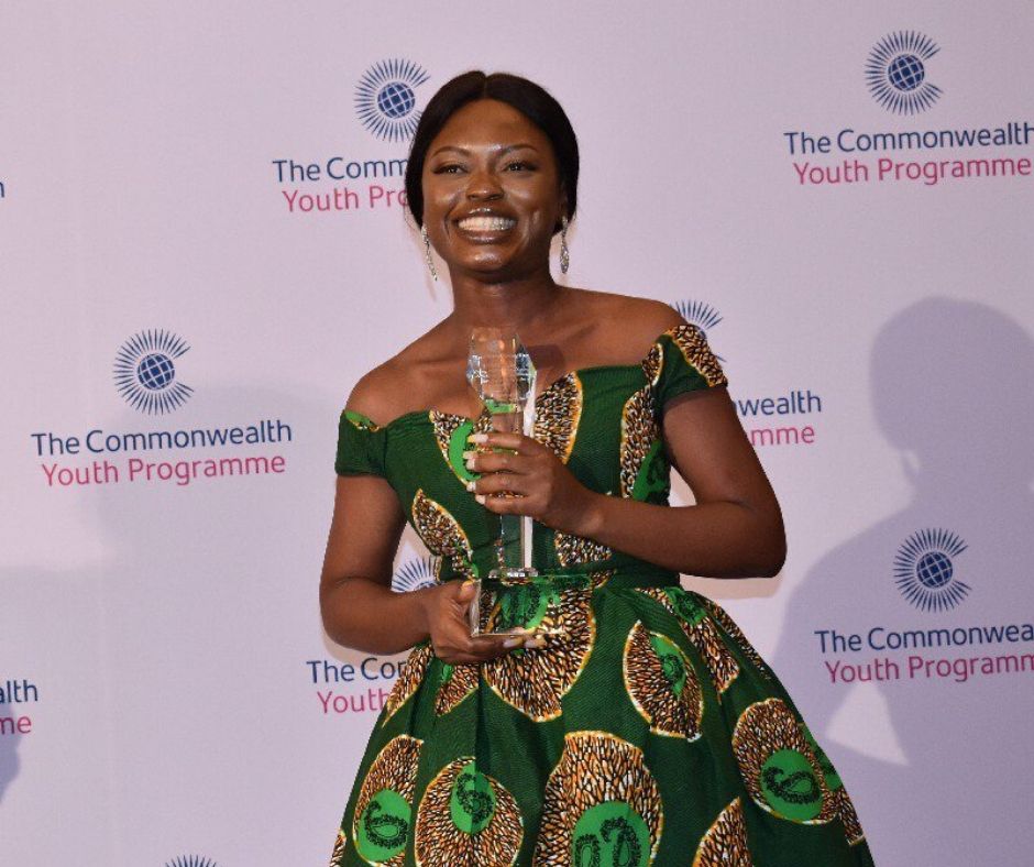 Oluwaseun Osowobi with her Commonwealth Young Person of the Year award.