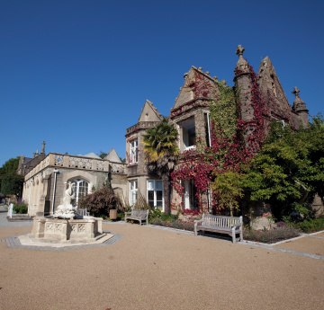 An image of the Abbey building on Singleton Campus.