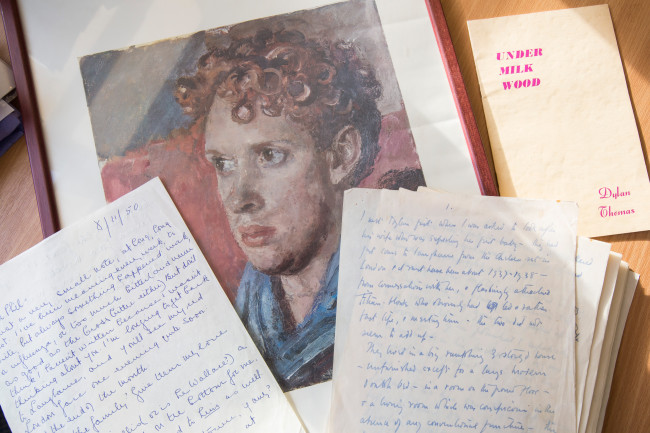 Image of Dylan Thomas next to pages of handwritten notes