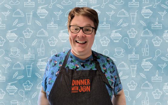 Chyn-fyfyriwr Abertawe yn rhannu ei brydau bwyd â miliynau ar TikTok 