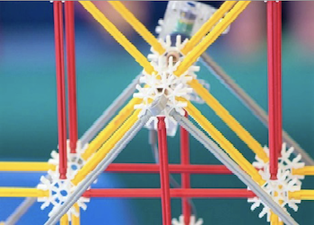 XL Wales Her Adeiladu Fawr K'Nex yr Haf