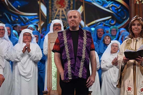 Tudur Hallam yn ennill y Gadair