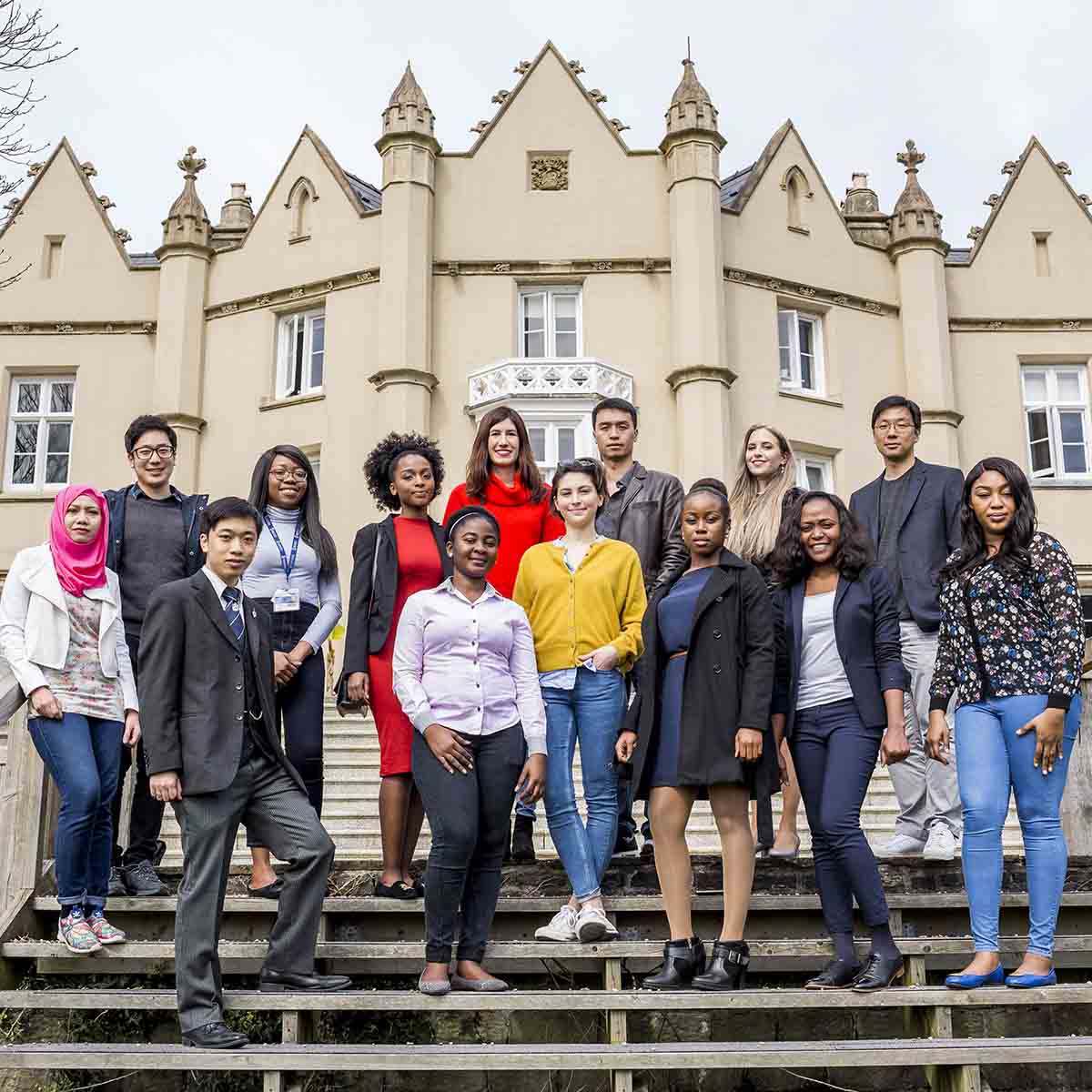 students at the singleton abbey