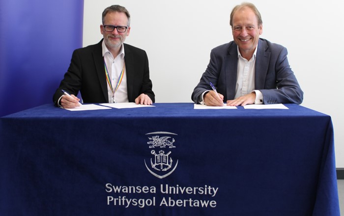 Hywel Dda’s Chief Executive, Dr Phil Kloer and Swansea University’s Vice-Chancellor Professor Paul Boyle.