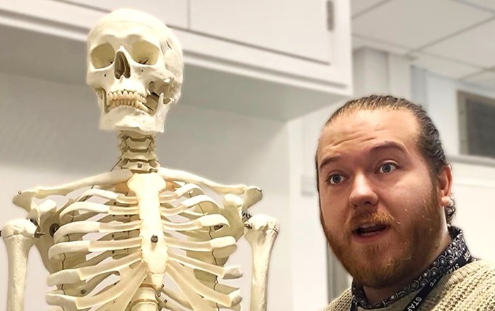 Ross Davey teaching at Swansea University. His researching on improving teaching skills among healthcare professionals has been boosted by a travel scholarship from The Worshipful Livery Company of Wales