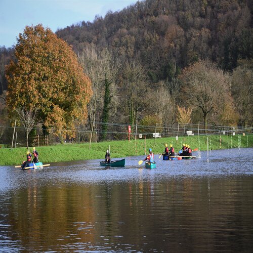 Students on raft 