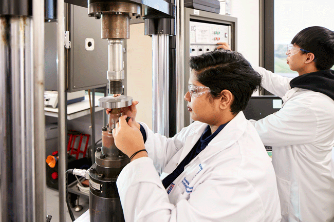 Materials Engineering students in research lab
