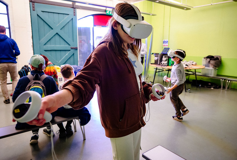 Child wearing VR set