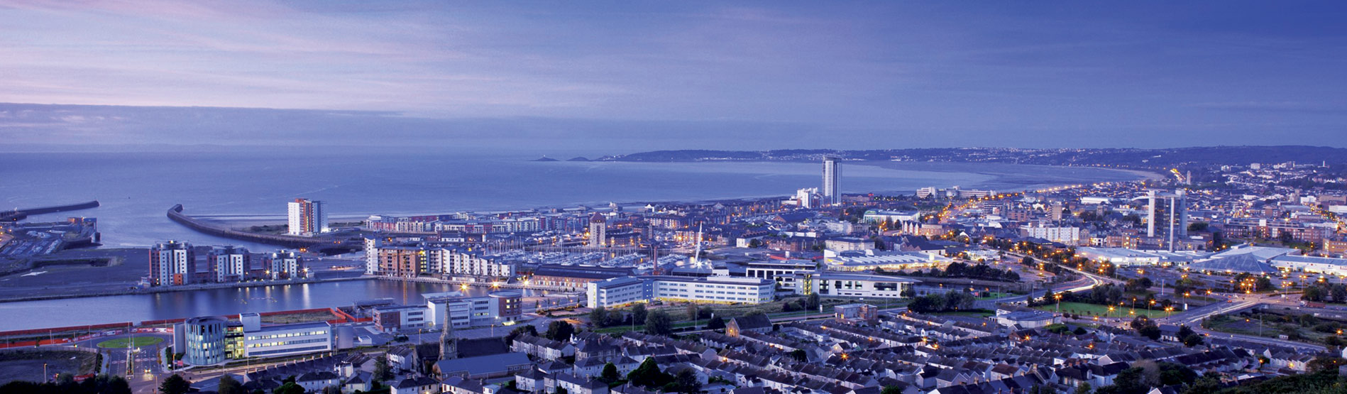 Panoramic photo of Swansea Bay.